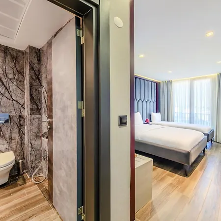 Heaven Premium Restaurant & Airport Shuttle Otel