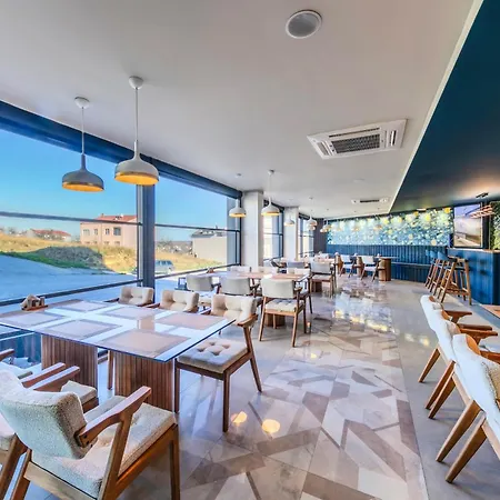 Heaven Premium Restaurant & Airport Shuttle