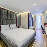 Hotel Heaven Premium Restaurant & Airport Shuttle 3*