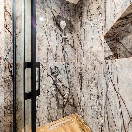 Heaven Premium Restaurant & Airport Shuttle