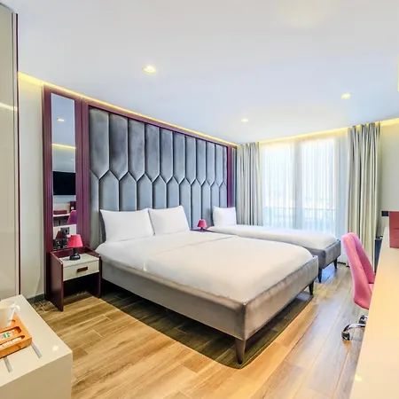 Heaven Premium Restaurant & Airport Shuttle 酒店 3*