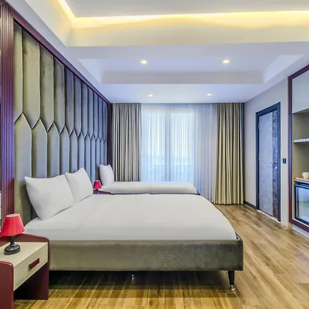 Heaven Premium Restaurant & Airport Shuttle 酒店 3*