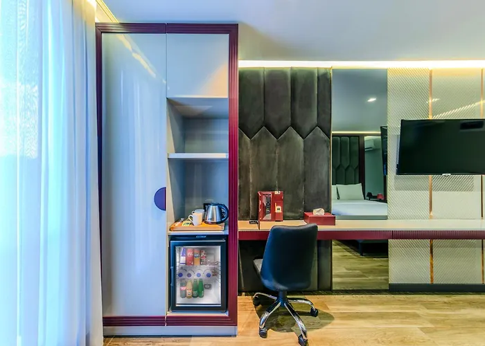 Heaven Premium Restaurant & Airport Shuttle Ξενοδοχείο 3*