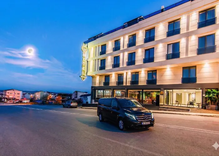 Hotel Heaven Premium Restaurant&airport Shuttle 3*